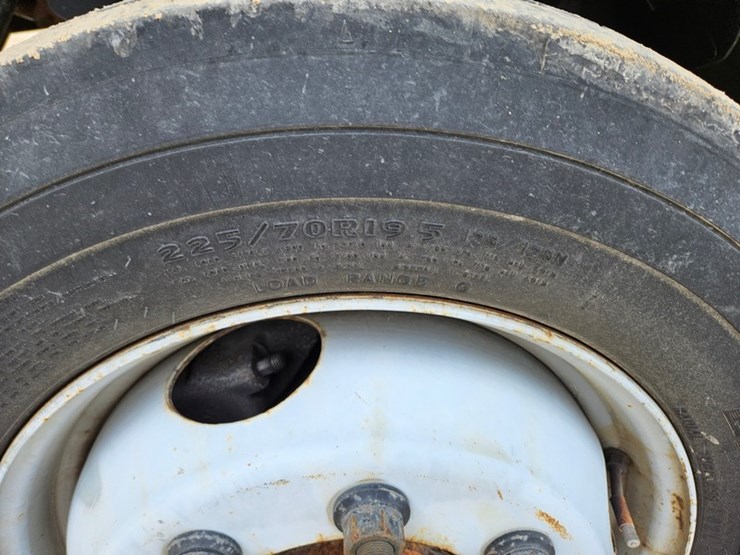 #309-•-2003-gmc-c5500-aerial-truck-image-53