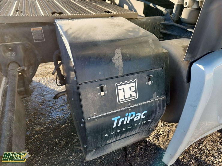 2024-peterbilt-579-image-38