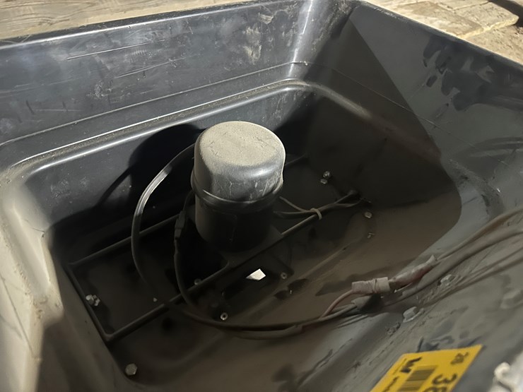 #38479-•-ground-work-seed-spreader-image-6