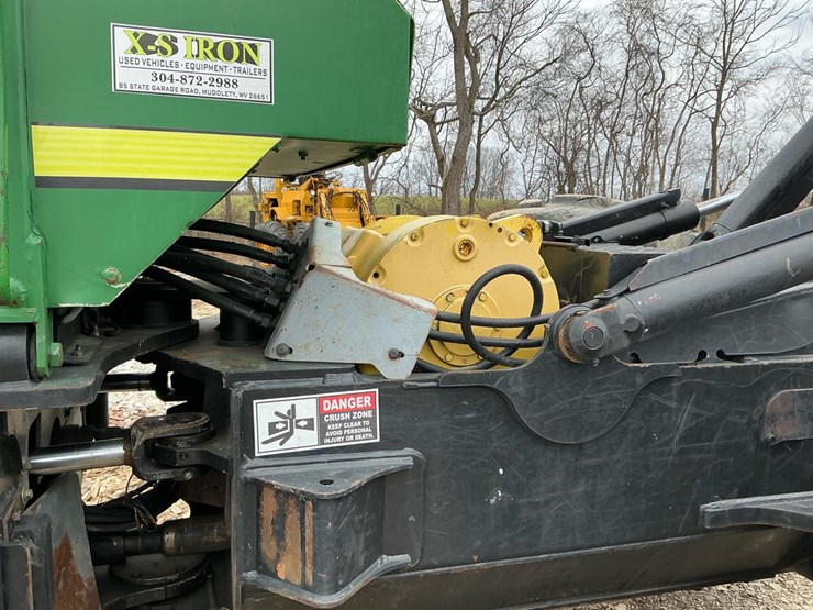 2010-deere-648h-image-55