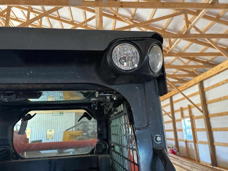 2016-kubota-ssv75-image-14