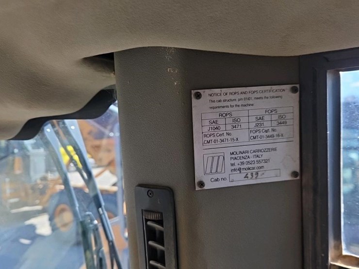 2005-case-330-image-32