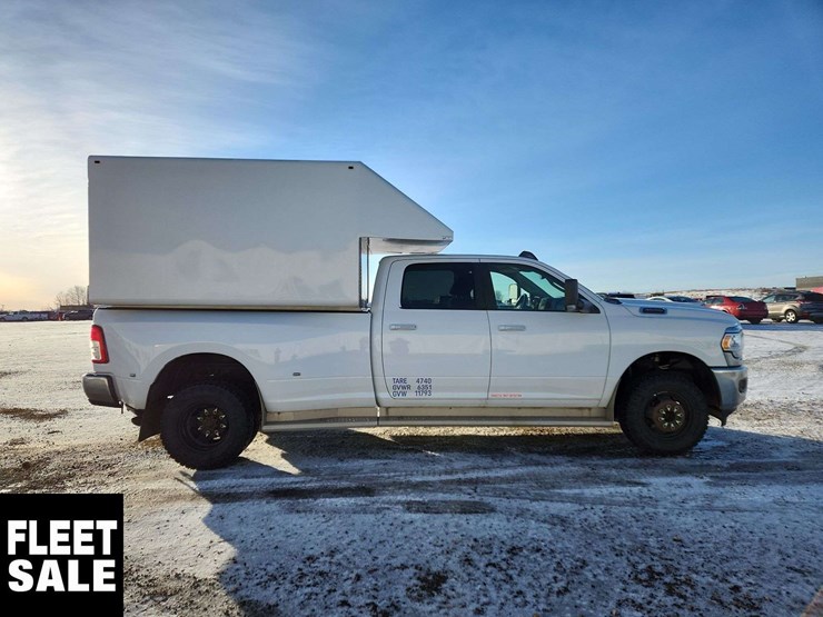 2019-dodge-3500-image-28