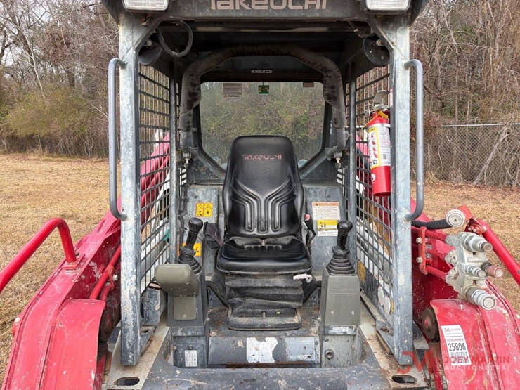 2019-takeuchi-tl8-image-13