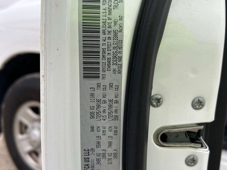 2020-dodge-3500-image-5