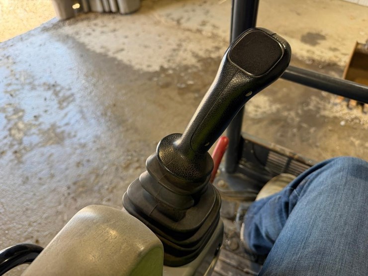 2016-deere-26g-image-20