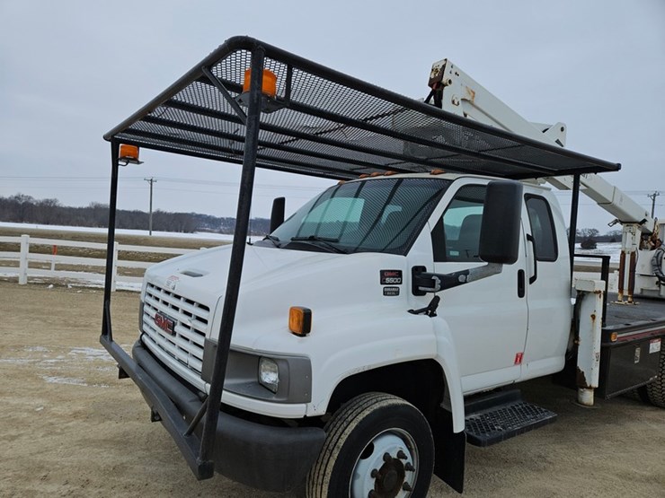 #309-•-2003-gmc-c5500-aerial-truck-image-12