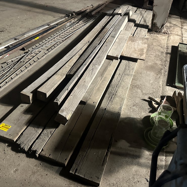 #38475 • Lot of Wood Pieces