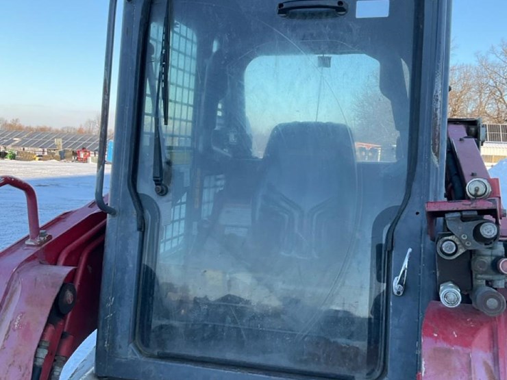 2012-takeuchi-tl10-image-13