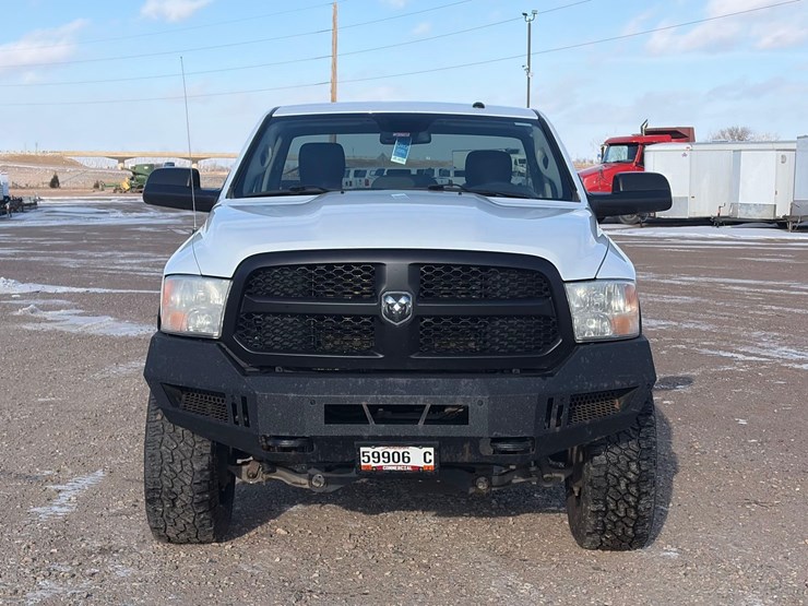 2020-ram-1500-classic-image-7