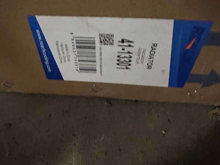 #38471-•-lot-of-radiators-&-misc-parts-image-8