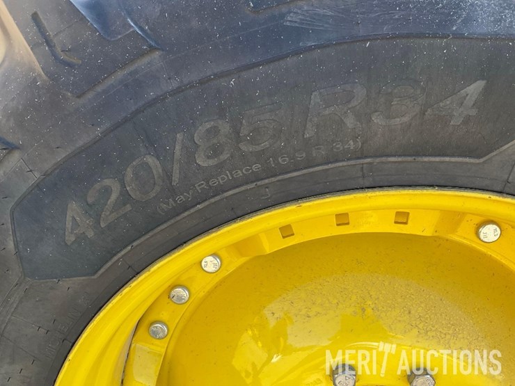 2023-john-deere-8r-370-image-11