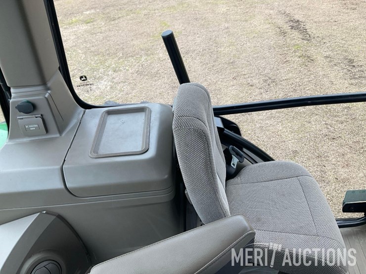 2023-john-deere-8r-370-image-55