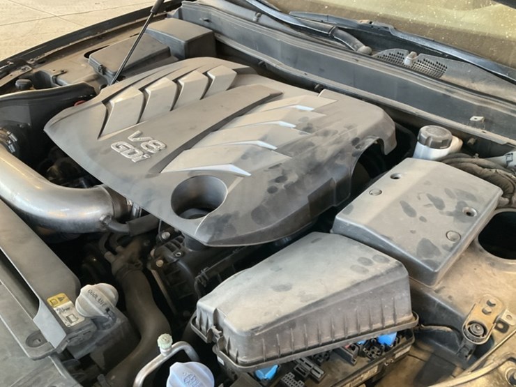 2012-hyundai-genesis-sdn-image-13