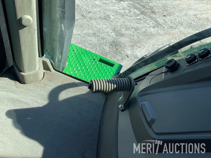 2023-john-deere-8r-370-image-52