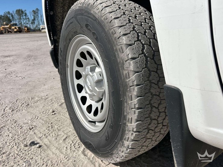 2021-chevrolet-silverado-1500-image-24