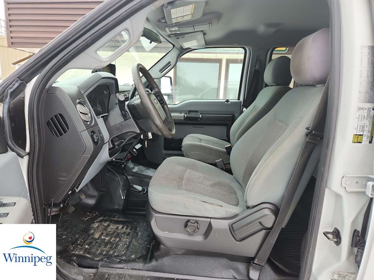 2013-ford-f550-image-17