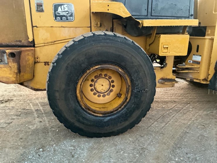 2009-deere-544k-image-54