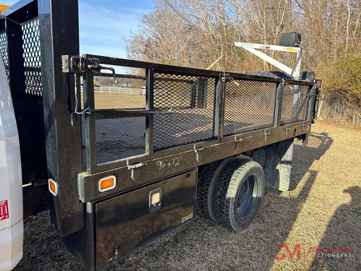 2017-ford-f550-xl-image-10