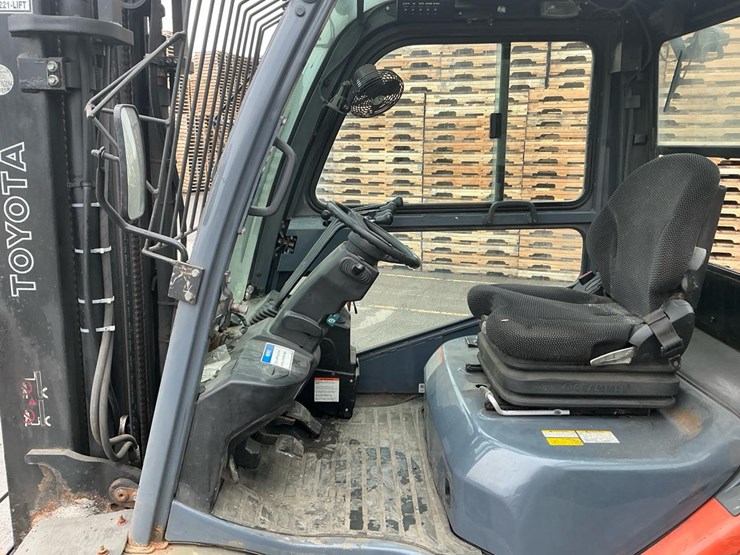 2018-toyota-8fdu25-image-11