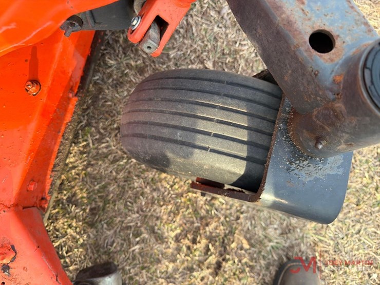 kubota-zd321-image-11