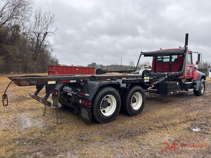 2010-mack-gu713-granite-roll-off-truck-image-3