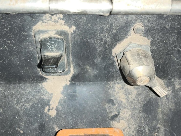 2016-case-621f-xr-image-48