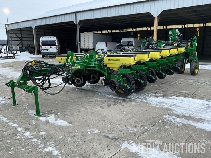 2021-john-deere-1775nt-image-1