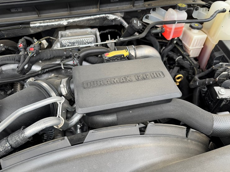 2021-chevrolet-3500hd-image-54