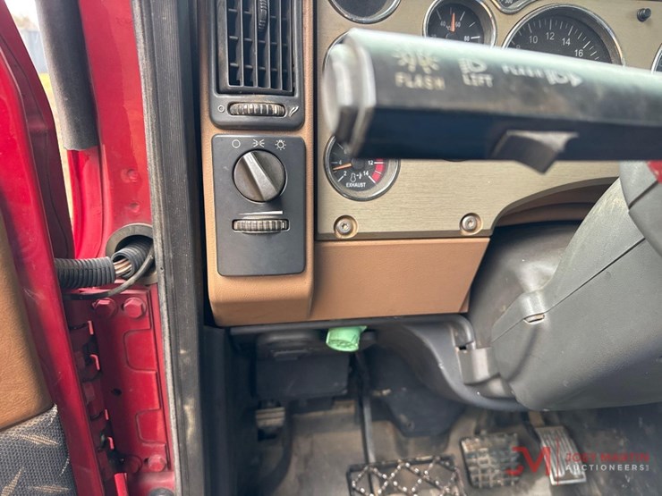 2010-mack-gu713-granite-roll-off-truck-image-40