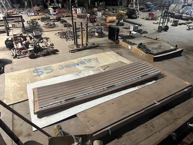 #38472-•-lot-of-wood-&-clear-polycarbonate-panels-image-3