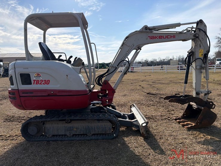 2020-takeuchi-tb230-image-5