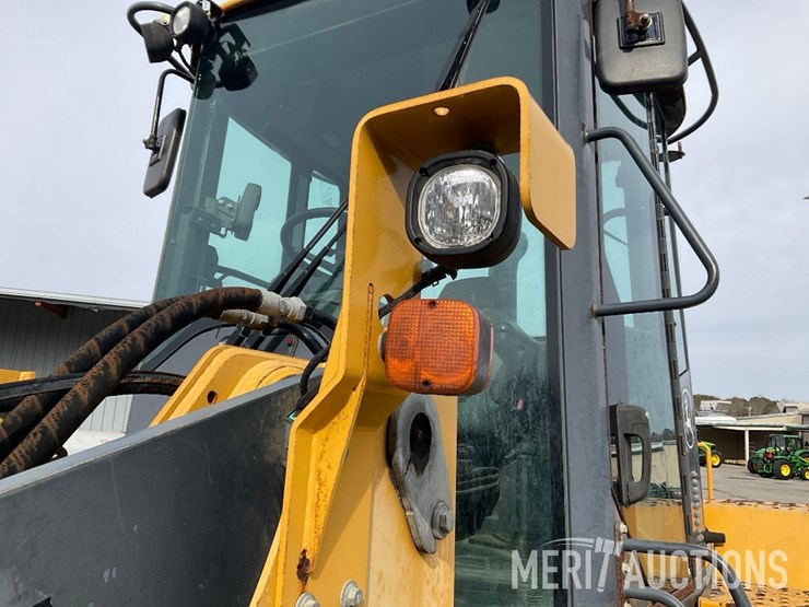 2018-deere-544k-image-48