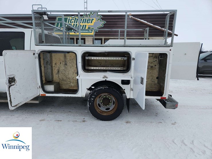 2013-ford-f550-image-36