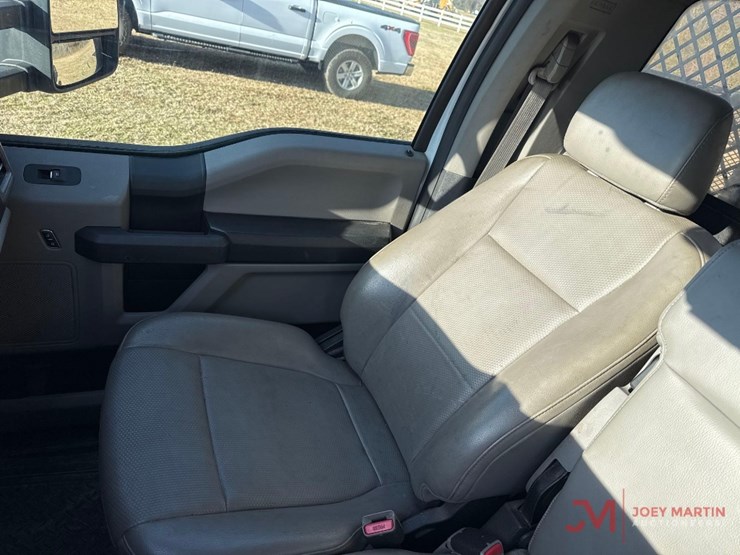 2017-ford-f550-xl-image-26