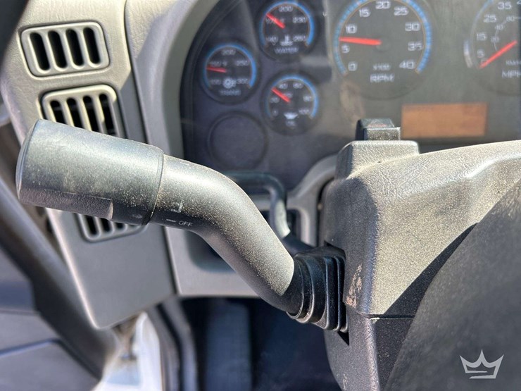 2013-international-durastar-4300-image-13