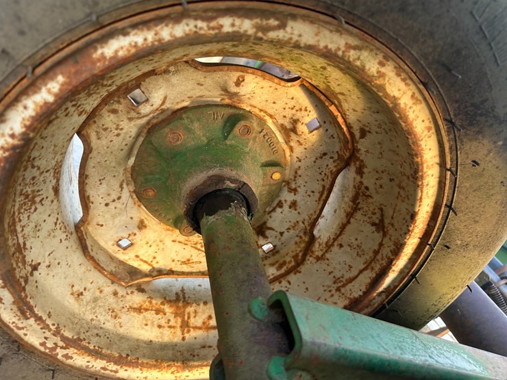 john-deere-630-image-16