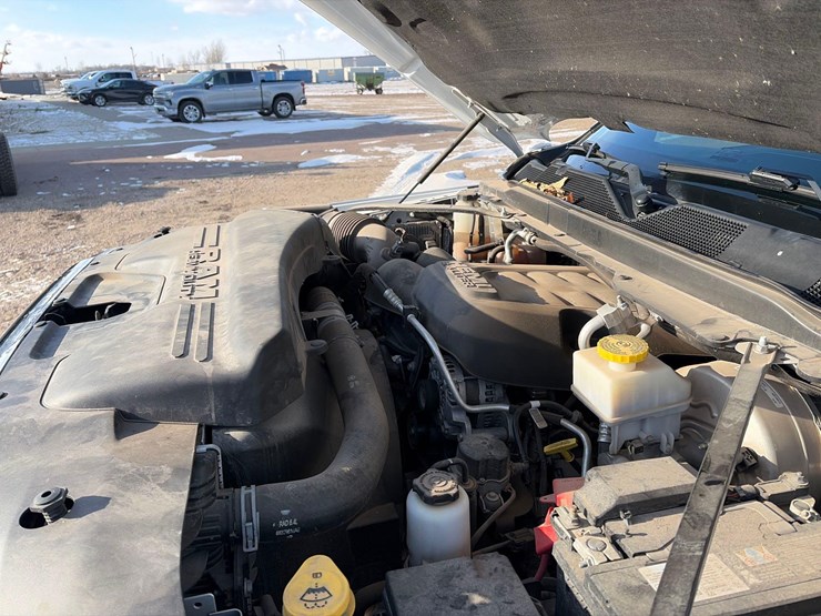 2021-ram-2500-big-horn-image-11