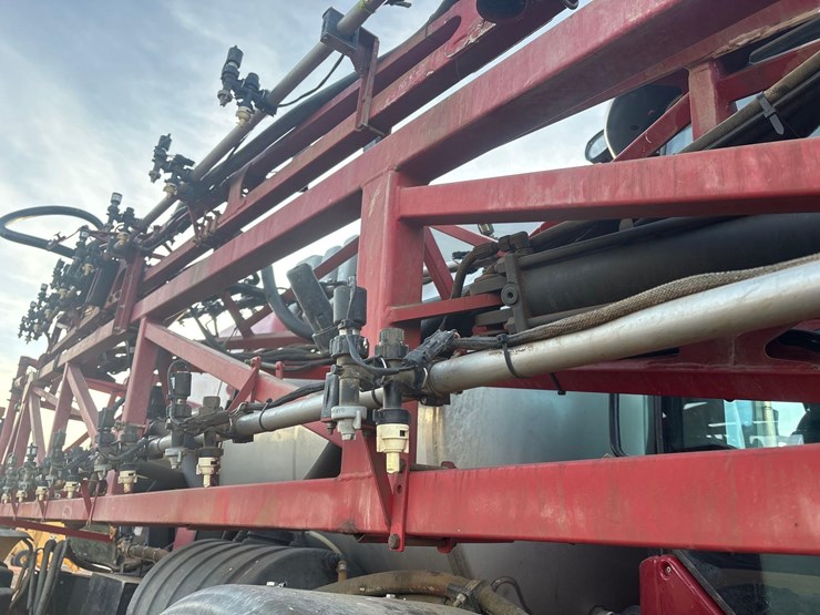 2013-case-ih-4430-patriot-sprayer-image-19