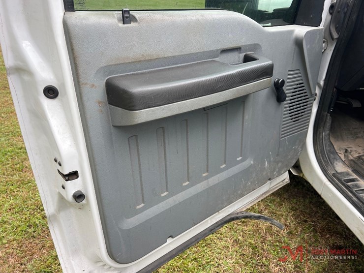 2016-ford-f250-xl-image-11