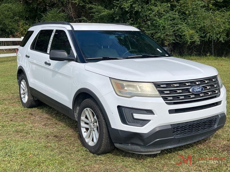 2017-ford-explorer-image-1