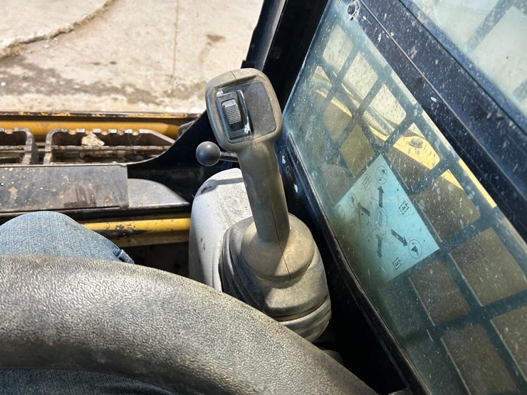 caterpillar-257b-image-23