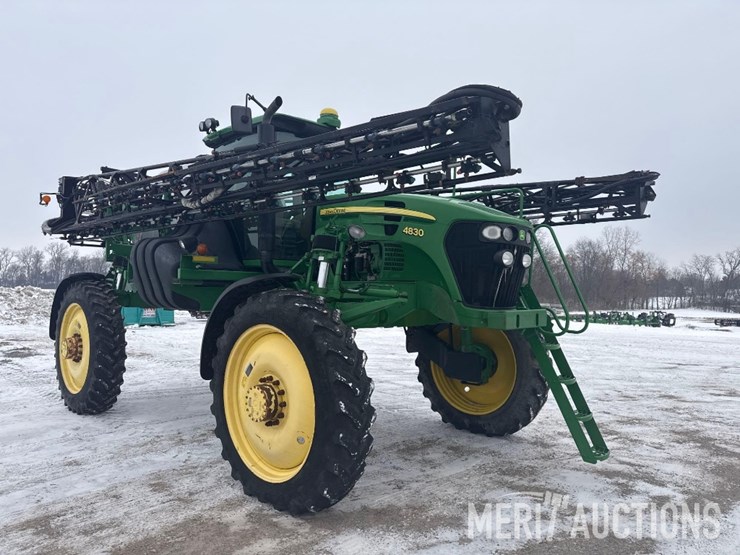 2010-john-deere-4830-image-7