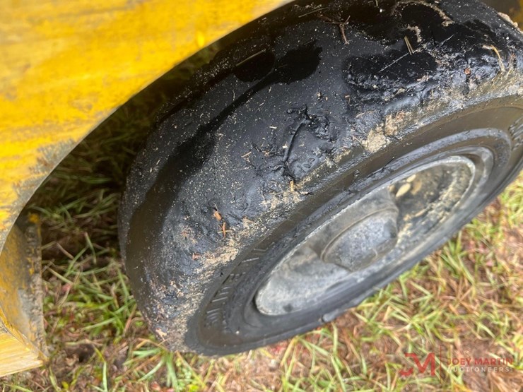 2001-komatsu-kg18ht-17-forklift-image-12