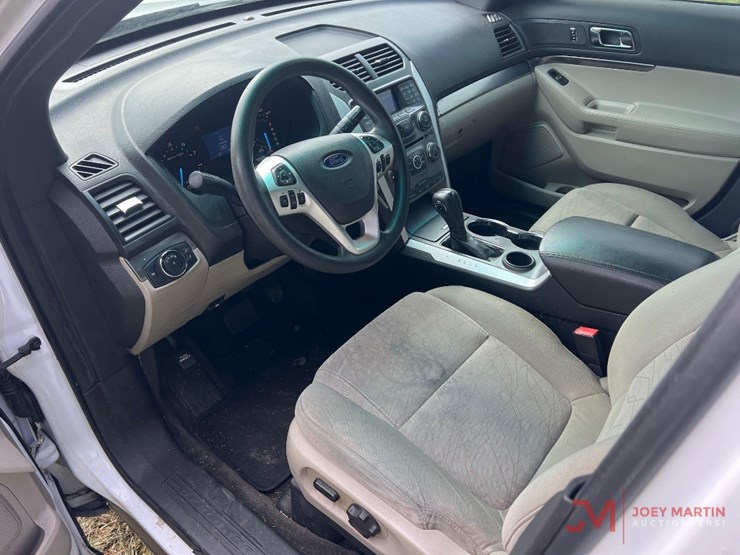 2014-ford-explorer-image-9