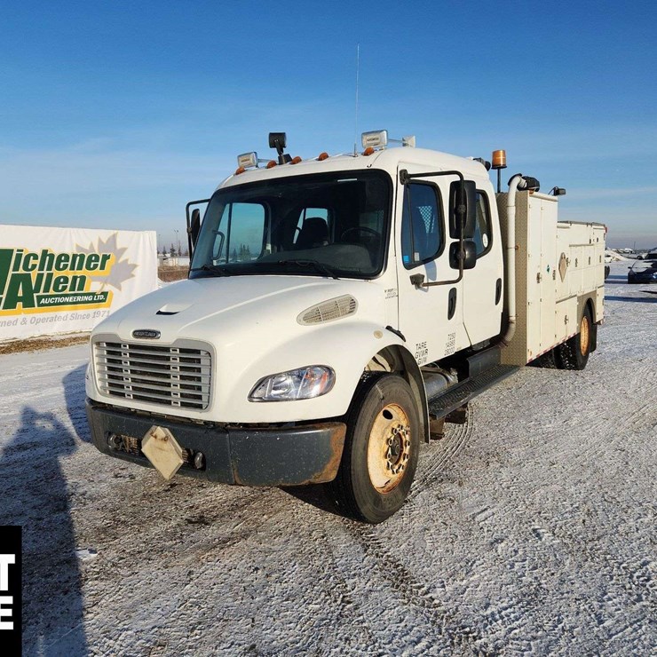 2005 FREIGHTLINER M2 106