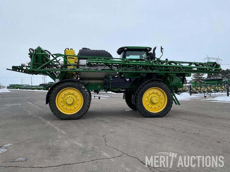 2020-john-deere-r4045-image-6