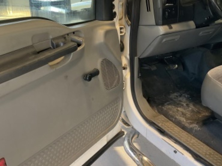 2006-ford-f350-image-24