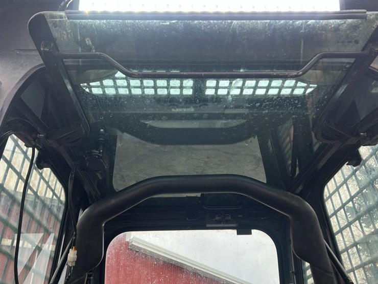 2017-takeuchi-tl8-image-53