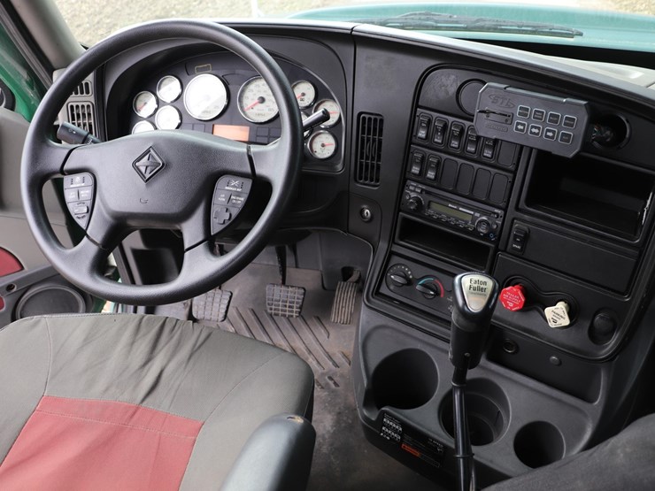 2014-international-prostar-image-30